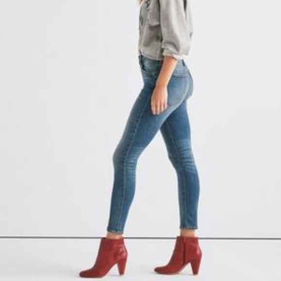 Lucky Brand Jeans - Picture 1 of 6